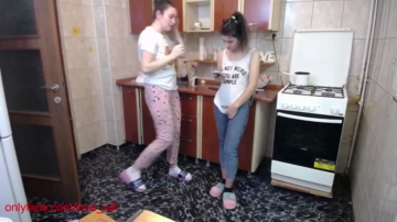 Iuliana32  10-12-2021 nipples Couple
